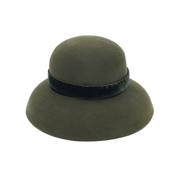 কালো সবুজ উলের টুপি