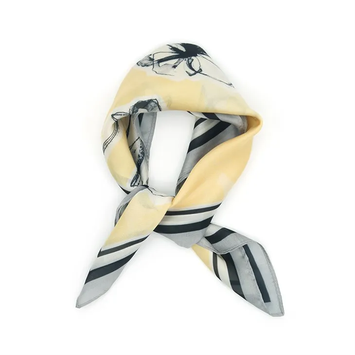 ক্লাসিক ফ্লোরাল পলি স্কার্ফ