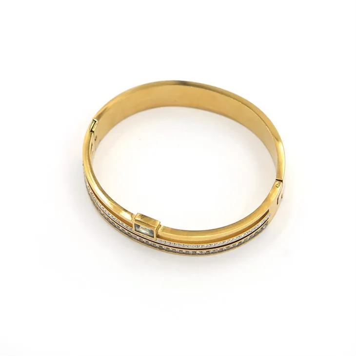 গোল্ড স্টার বোল্ড ব্রেসলেট