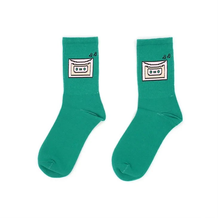 সবুজ কার্টুন মোজা