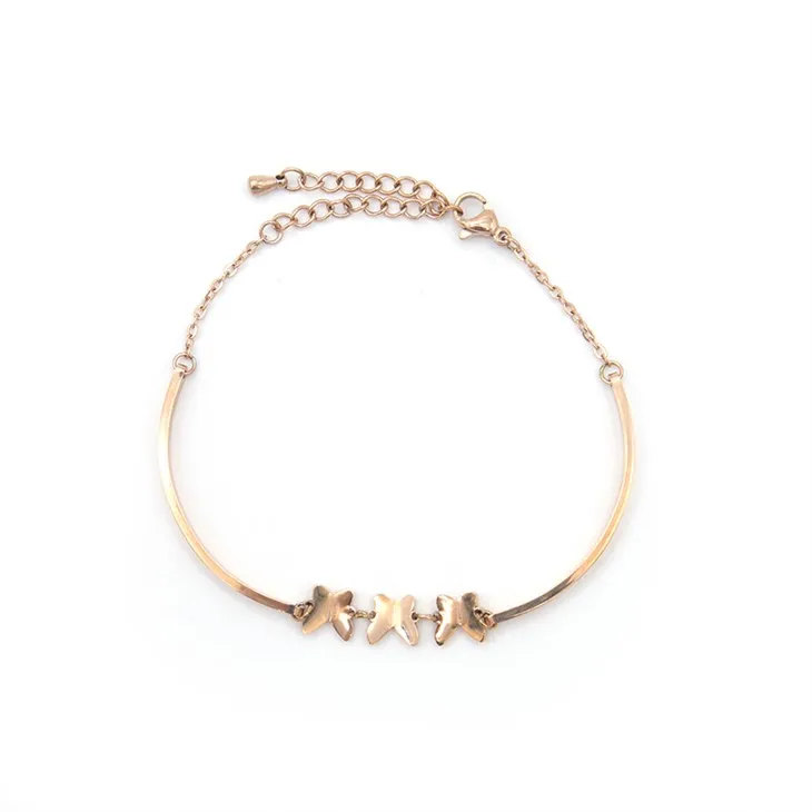 গোলাপ ফুলের ব্রেসলেট